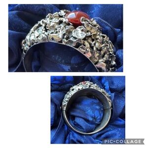 158 grams…950 Mexico Sterling Silver & Oval Carnelian Stone Hinged Bracelet